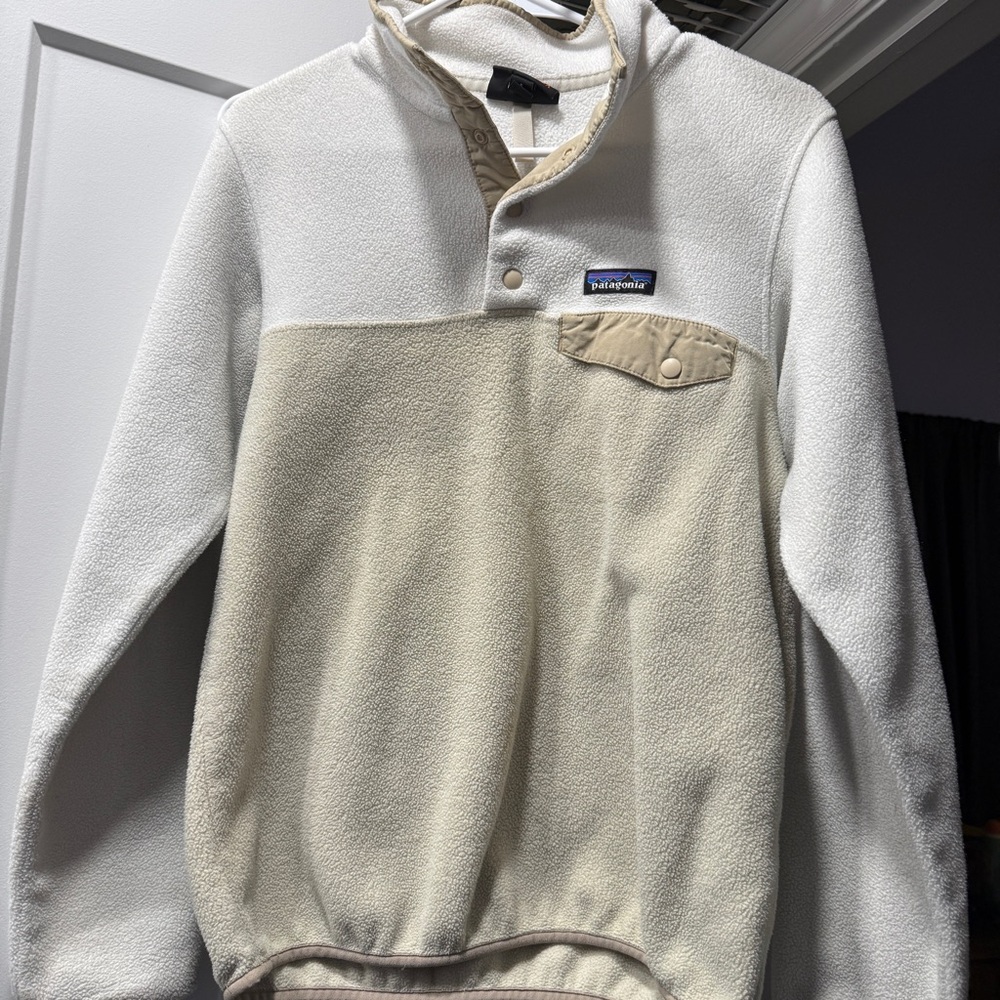 Patagonia Cream and Tan Snap-T Fleece